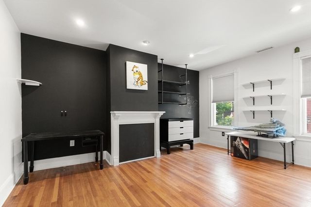 58 G St, Boston, MA 02127