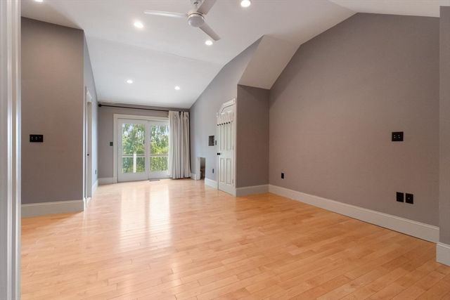 58 G St, Boston, MA 02127