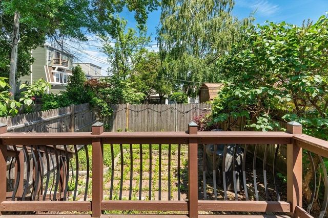58 G St, Boston, MA 02127
