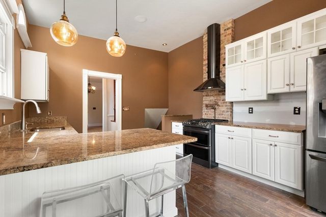 58 G St, Boston, MA 02127