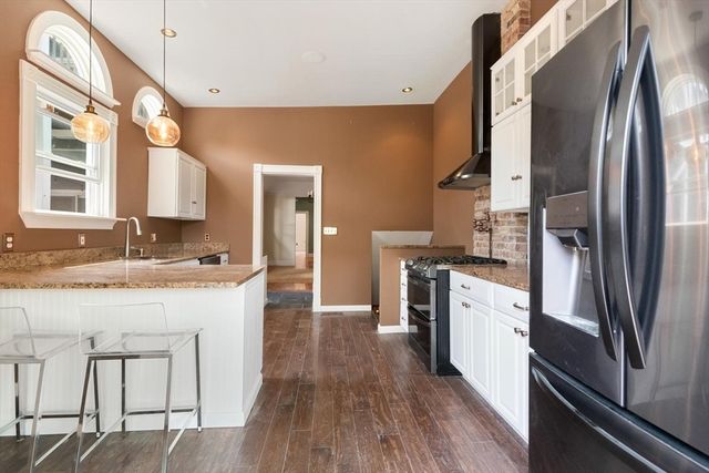 58 G St, Boston, MA 02127
