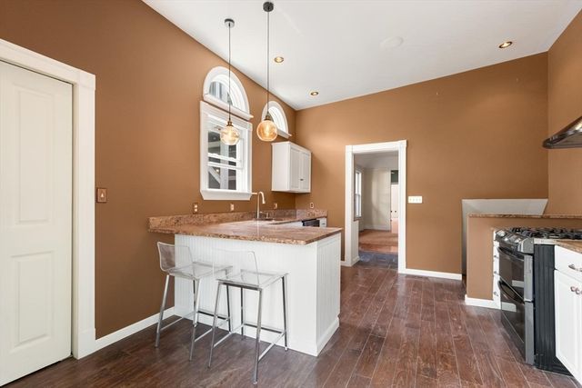58 G St, Boston, MA 02127