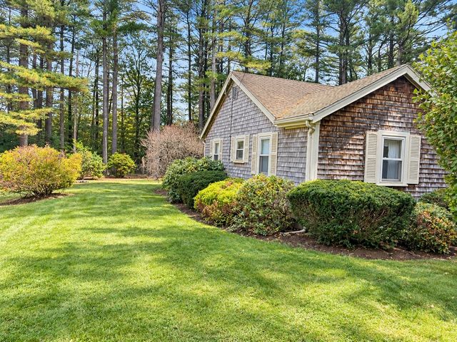 5 Bay Path, Kingston, MA 02364