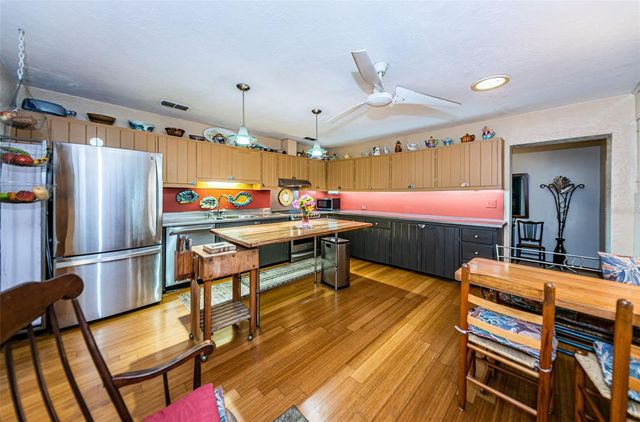 330 N SPRING BOULEVARD, Tarpon Springs, FL 34689