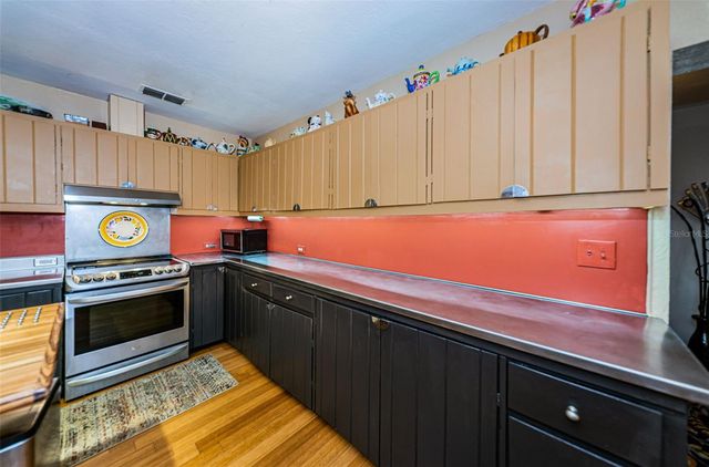 330 N SPRING BOULEVARD, Tarpon Springs, FL 34689