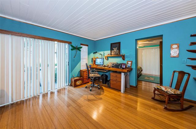 330 N SPRING BOULEVARD, Tarpon Springs, FL 34689