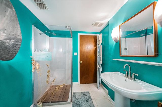 330 N SPRING BOULEVARD, Tarpon Springs, FL 34689