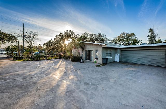 330 N SPRING BOULEVARD, Tarpon Springs, FL 34689