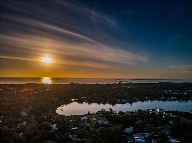 330 N SPRING BOULEVARD, Tarpon Springs, FL 34689