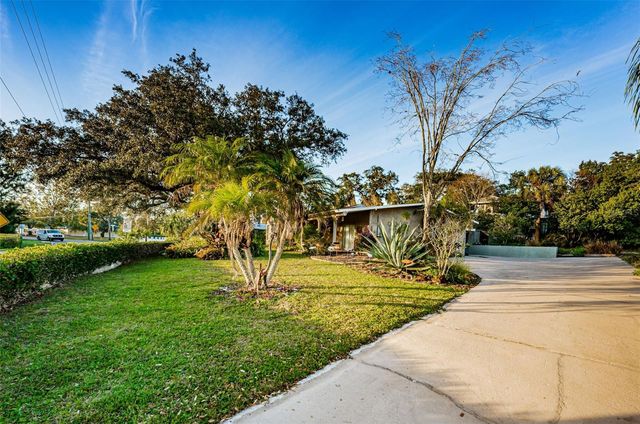 330 N SPRING BOULEVARD, Tarpon Springs, FL 34689