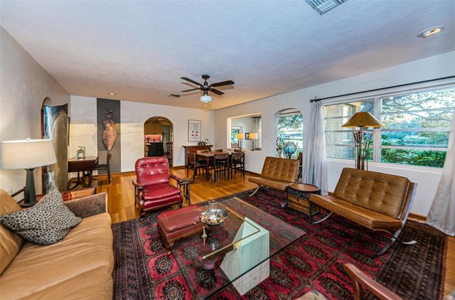 330 N SPRING BOULEVARD, Tarpon Springs, FL 34689