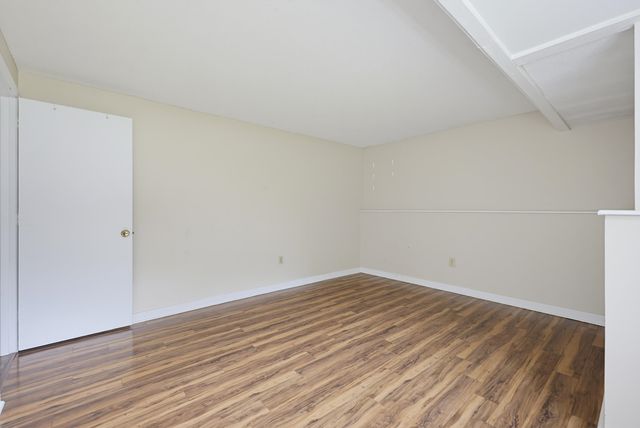 6 Brookside Dr Apt 2, Exeter, NH 03833