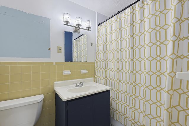 6 Brookside Dr Apt 2, Exeter, NH 03833