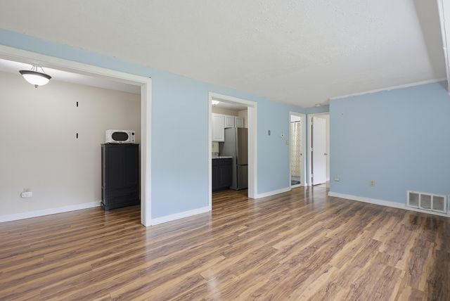 6 Brookside Dr Apt 2, Exeter, NH 03833