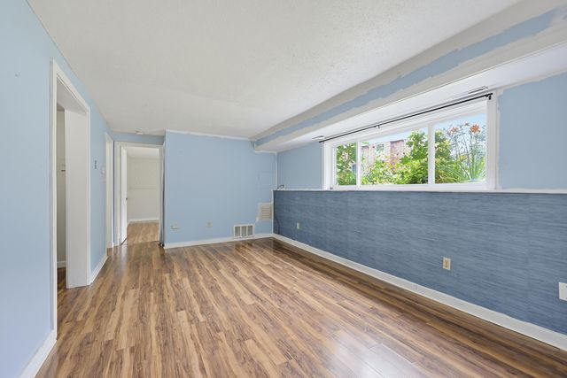 6 Brookside Dr Apt 2, Exeter, NH 03833