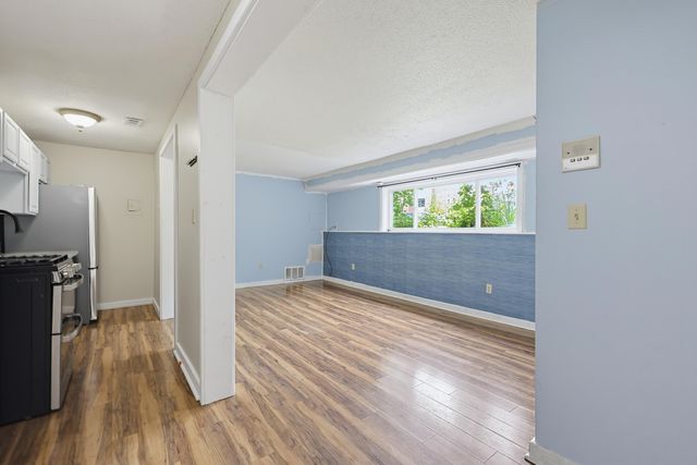 6 Brookside Dr Apt 2, Exeter, NH 03833