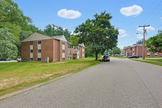 6 Brookside Dr Apt 2, Exeter, NH 03833