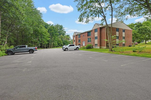 6 Brookside Dr Apt 2, Exeter, NH 03833