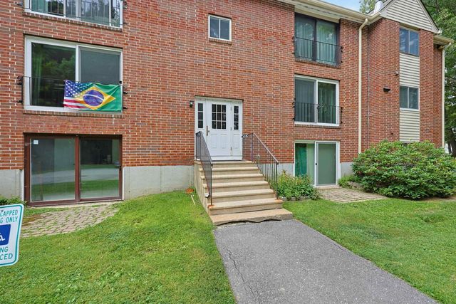 6 Brookside Dr Apt 2, Exeter, NH 03833