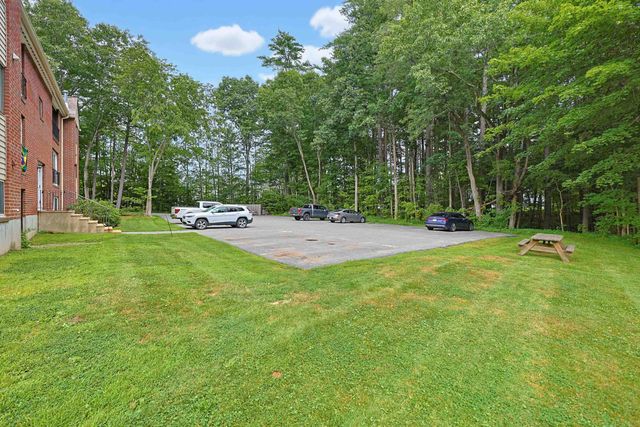 6 Brookside Dr Apt 2, Exeter, NH 03833