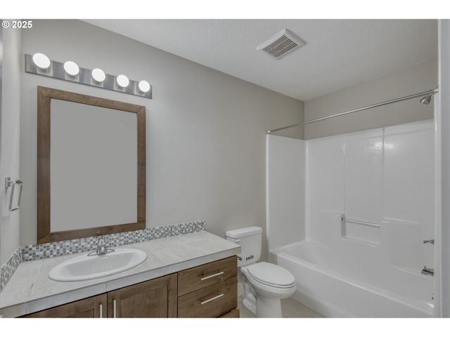 16223 Nw ASHFIELD Dr, Beaverton, OR 97006