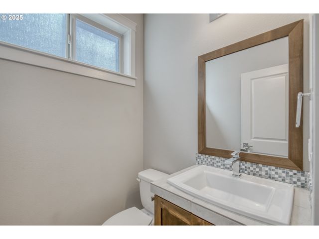 16223 Nw ASHFIELD Dr, Beaverton, OR 97006