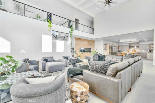 402 S Michelle, Kerman, CA 93630