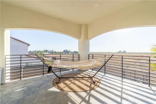 402 S Michelle, Kerman, CA 93630