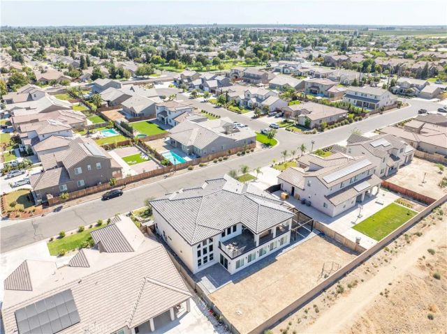 402 S Michelle, Kerman, CA 93630