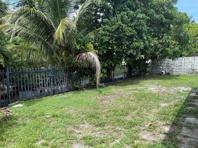 8121 SW 8th Street, North Lauderdale, FL 33068