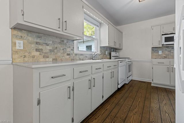 3248 Providence RD, Hayes, VA 23072