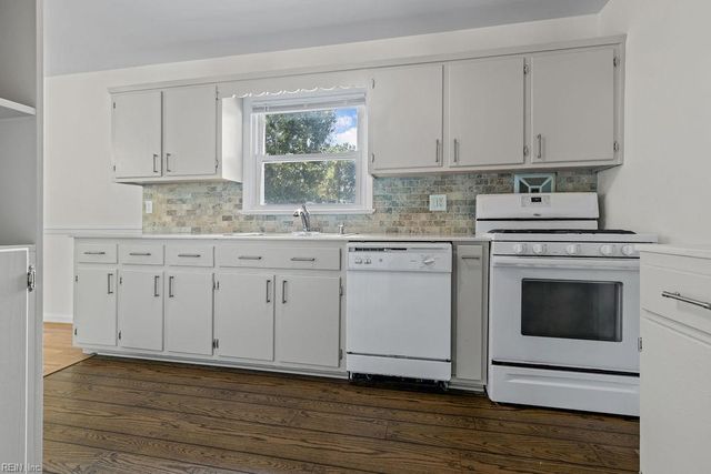 3248 Providence RD, Hayes, VA 23072