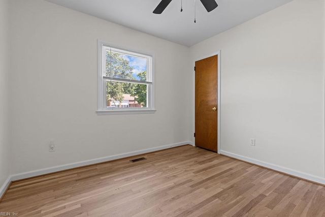 3248 Providence RD, Hayes, VA 23072