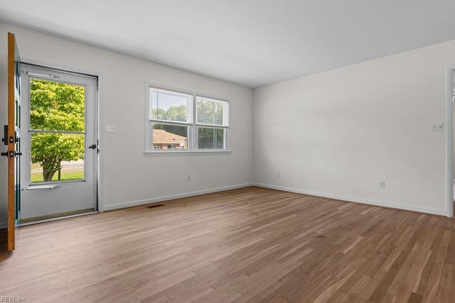 3248 Providence RD, Hayes, VA 23072