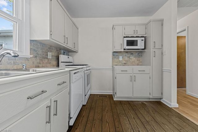 3248 Providence RD, Hayes, VA 23072