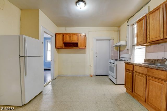 442 Elizabeth Ave, Elizabeth City, NJ 07206