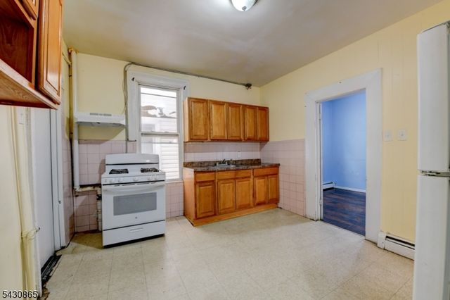 442 Elizabeth Ave, Elizabeth City, NJ 07206