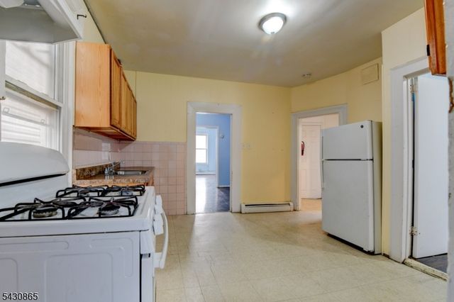 442 Elizabeth Ave, Elizabeth City, NJ 07206