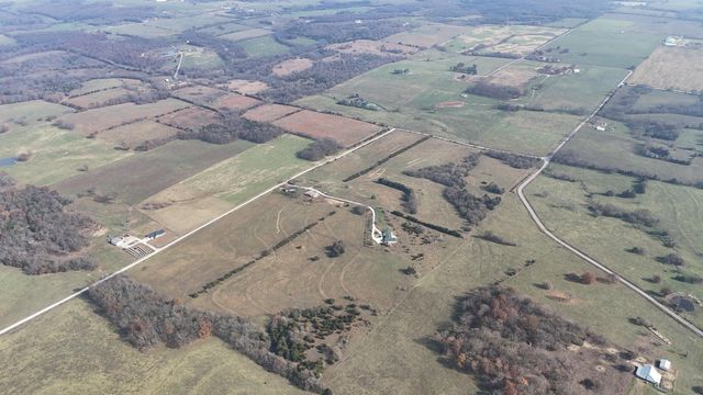1672 E 355th Road, Bolivar, MO 65613