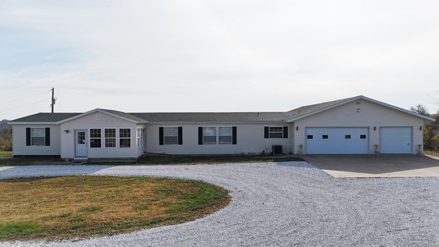 1672 E 355th Road, Bolivar, MO 65613