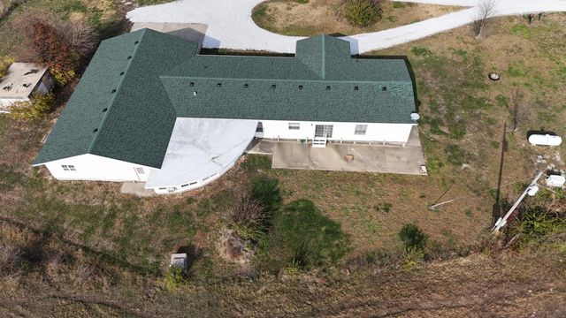 1672 E 355th Road, Bolivar, MO 65613