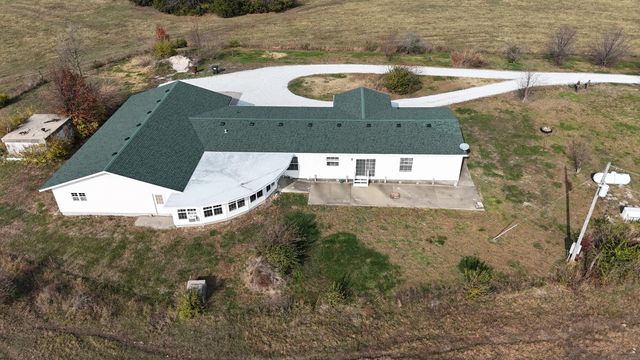 1672 E 355th Road, Bolivar, MO 65613