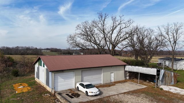 1672 E 355th Road, Bolivar, MO 65613