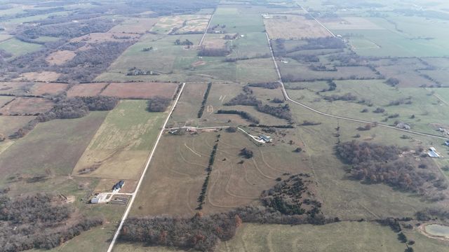 1672 E 355th Road, Bolivar, MO 65613