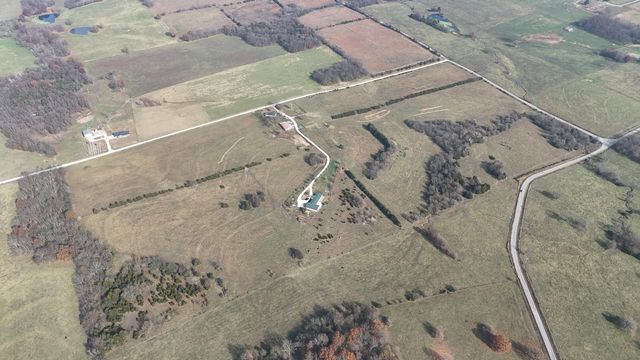 1672 E 355th Road, Bolivar, MO 65613