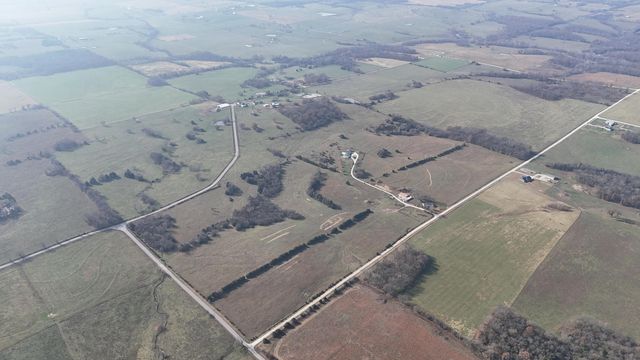 1672 E 355th Road, Bolivar, MO 65613