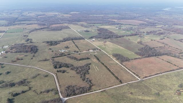 1672 E 355th Road, Bolivar, MO 65613