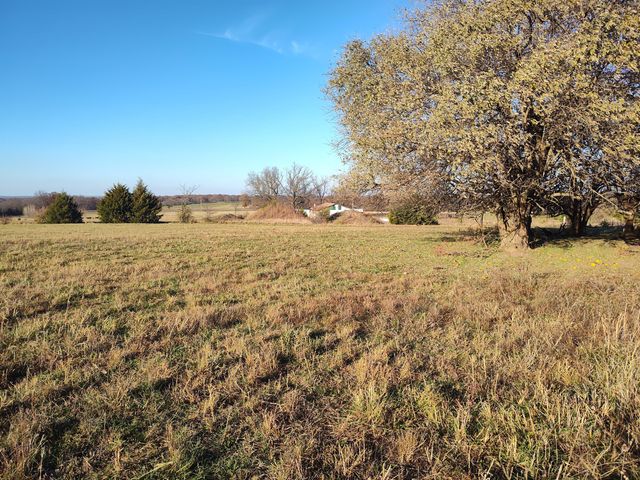 1672 E 355th Road, Bolivar, MO 65613