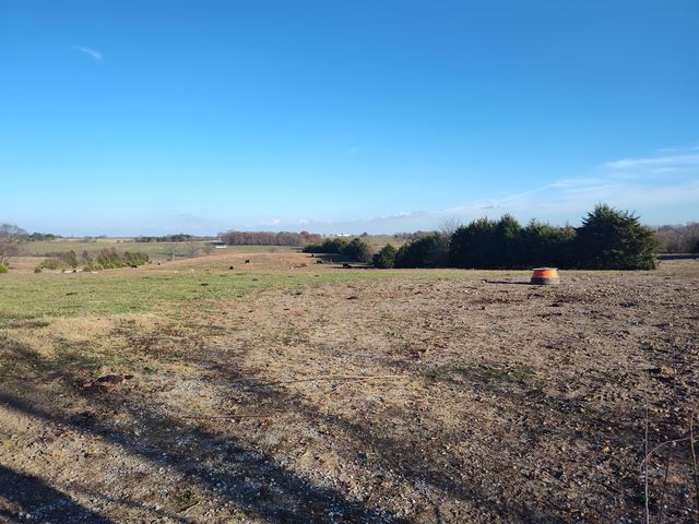 1672 E 355th Road, Bolivar, MO 65613