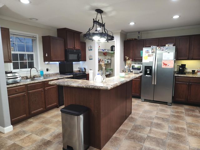 1672 E 355th Road, Bolivar, MO 65613